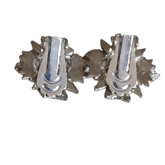 Vintage Elegant Silver Crystal Earrings Clip On - Picture 2 of 14